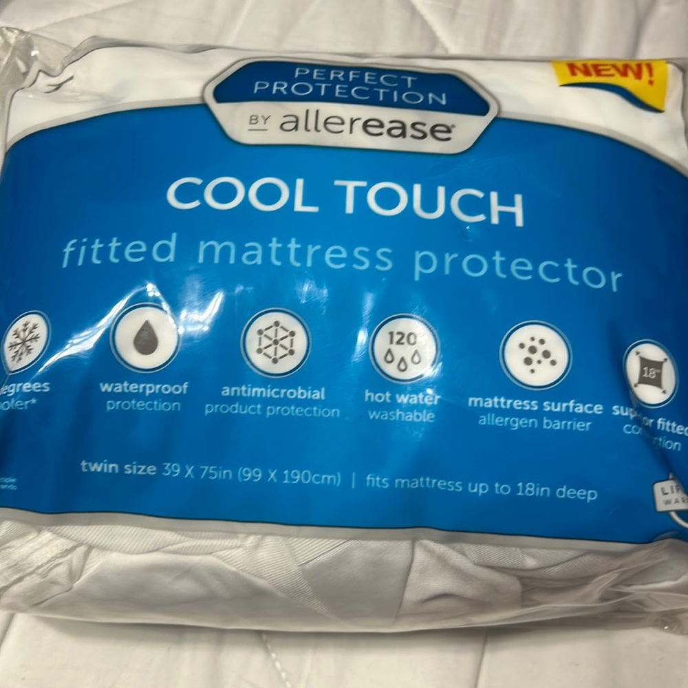 Mattress cover fitted cool touch in white water proof protection Allerease Twin - Picture 2 of 10